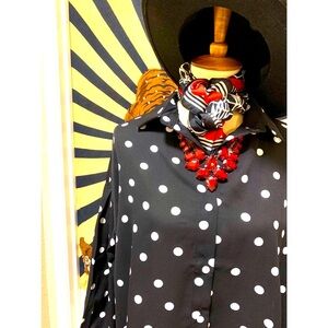 🌈 Stylish polka dot button blouse